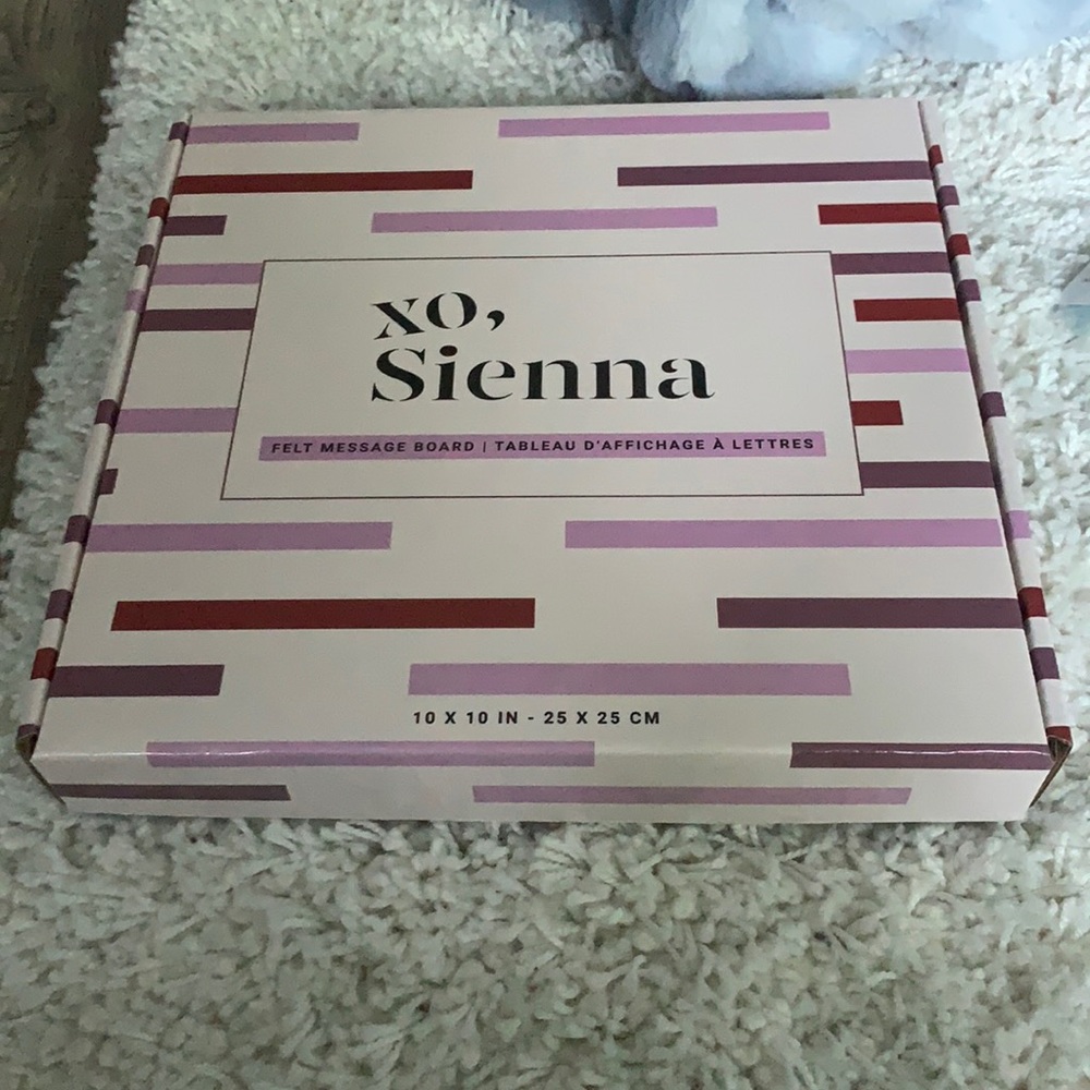Brand new Siana felt message board with letters